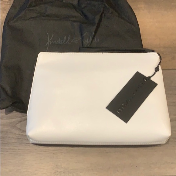 NWT Kendall & Kylie Wristlet - Picture 3 of 5